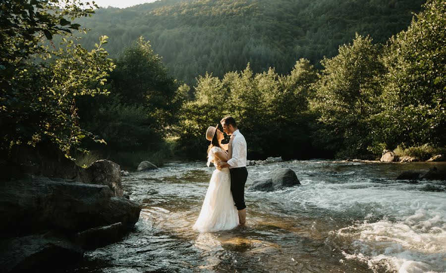 Fotograf ślubny Bogdan Pacuraru (bogdanpacuraru). Zdjęcie z 14 sierpnia 2019