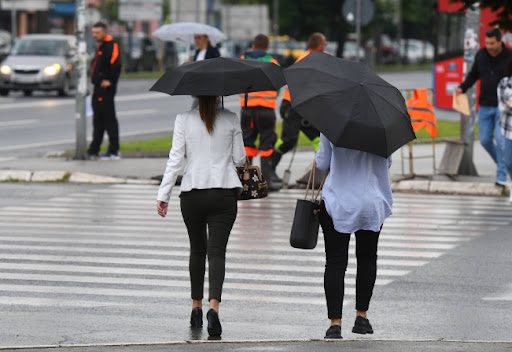 Danas u Srbiji oblačno vreme, posle podne lokalno pljuskovi i grmljavina