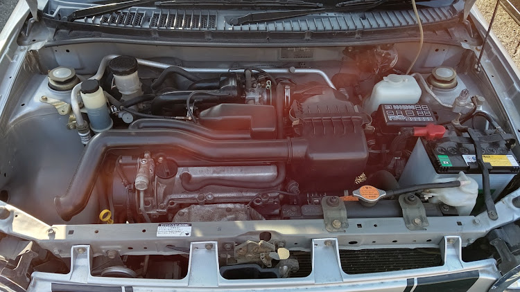 WRX STIの蛍光イエロー・WRX・ぱっかーん・エンジン・撮影会に関するカスタム事例の投稿画像12枚目