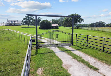 Corps de ferme avec piscine 1