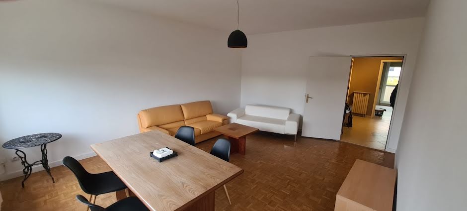 Location meublée appartement 3 pièces 80 m² à Sainte-Foy-lès-Lyon (69110), 1 300 €