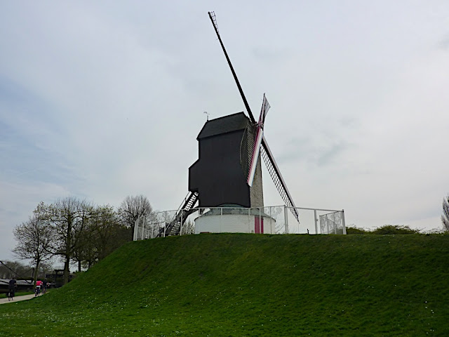 7 верст не крюк, или Не сгонять ли нам из Брюгге в Коржик?