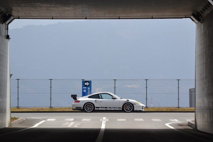 996ターボのポルシェ996turbo・FSW・accent GTウィング・コラボ撮影・撮り溜め写真に関するカスタム事例の投稿画像1枚目