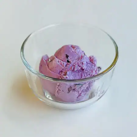 Black Currant Ice Creams