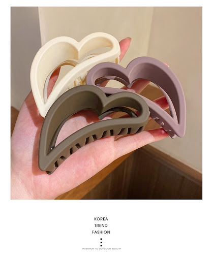 Title 3, Love Grab Shark Clip