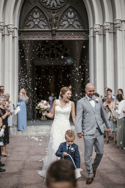 Fotografo di matrimoni Adrienn Viszmeg (adriennviszmeg). Foto del 8 maggio 2020