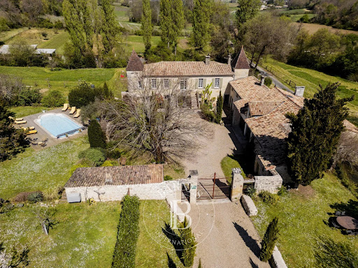 Property with pool and garden 3