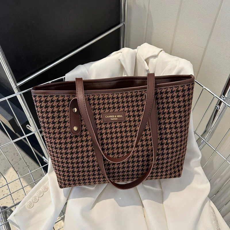 Damen Retro Schultertasche mit großem Fassungsvermögen für stilvollen Transport von allen wichtigen Dingen. Bequem und ideal für den Alltag.