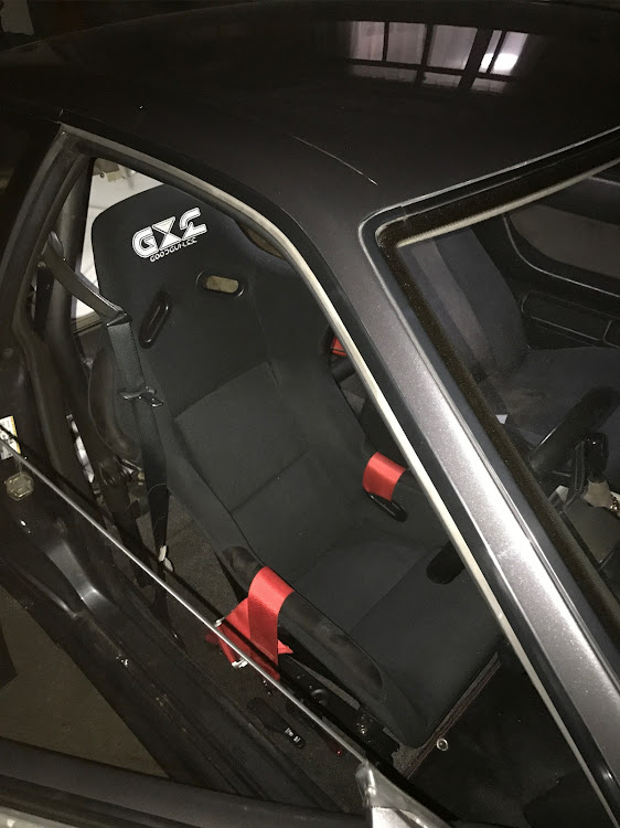 スカイライン GT-Rのシート遍歴・DIY・シート交換・レカロSP-Gに関するカスタム事例の投稿画像4枚目