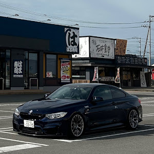 M4 クーペ F82