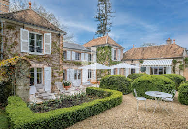 Maison avec piscine et terrasse 9