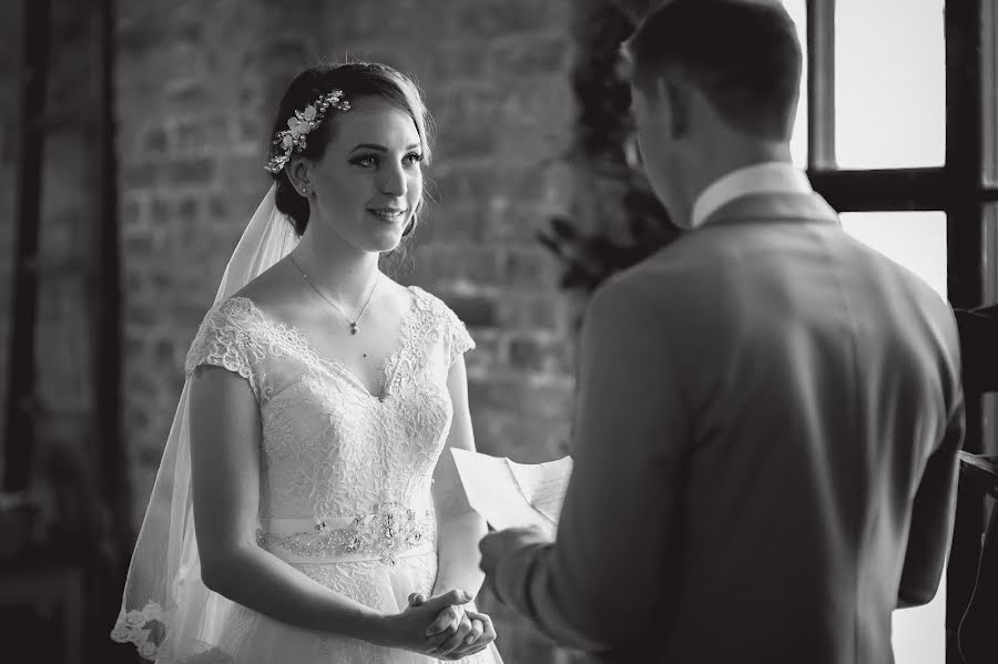 Wedding photographer Natalya Savtyra (owlgirl). Photo of 22 July 2015