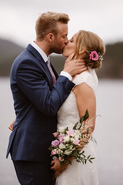 Wedding photographer Ingvild Kolnes (ingvildkolnes). Photo of 9 April 2019