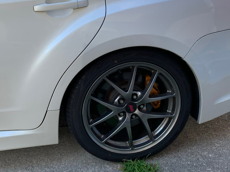 インプレッサ WRX STIのホイールショット・廿日市・駐車場・広島・ドライブに関するカスタム事例の投稿画像2枚目