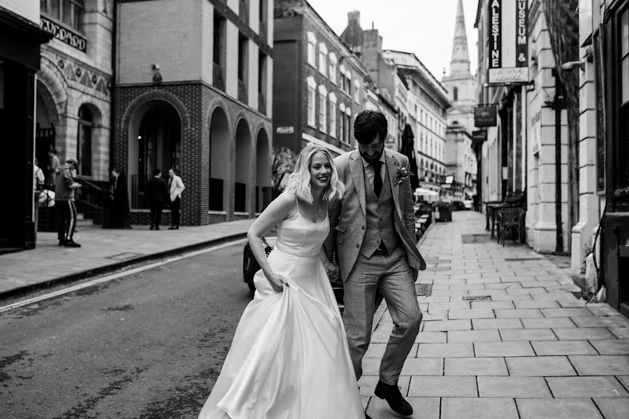 Wedding photographer Laura Crouchley (lauracrouchley). Photo of 16 August 2022