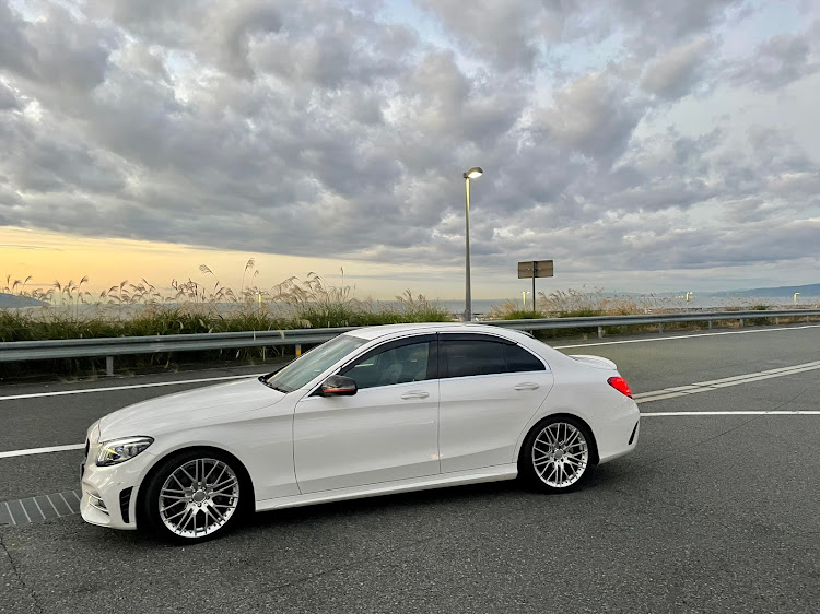 Cクラス セダンのC220d・駿河湾沼津SA・車が好きな人と繋がりたい・シートヒーターに関するカスタム事例の投稿画像2枚目