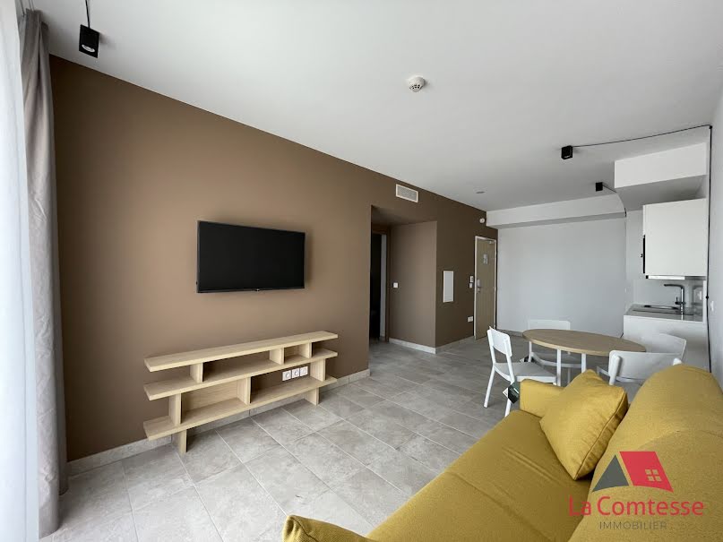 Location meublée appartement 2 pièces 33.9 m² à La Ciotat (13600), 1 189 €