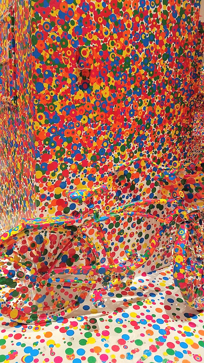 Visiting Yayoi Kusuma Infinity Mirrors at the Seattle Art Museum, The Obliteration Room