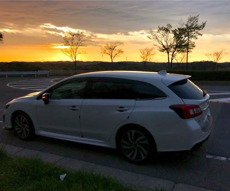 レヴォーグの夕陽・しあわせの村・神戸市北区・神戸に関するカスタム事例の投稿画像1枚目