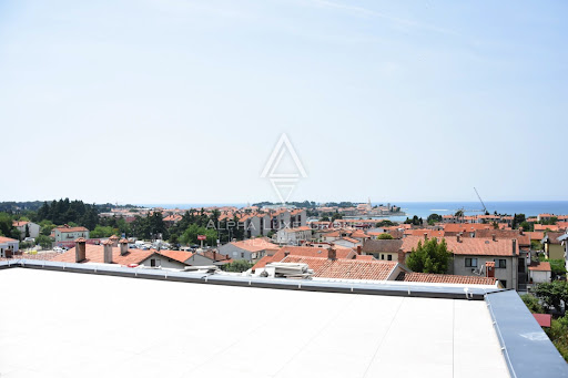 Appartement avec terrasse et piscine 4