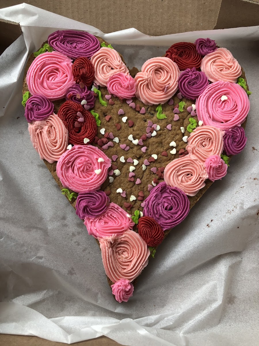 valentines day choc chip cookie cake