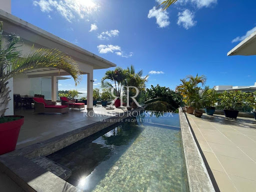 Apartment with pool 1