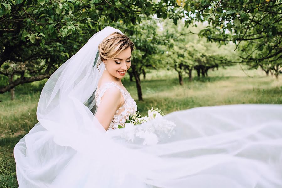 Wedding photographer Yuliya Yaroshenko (juliayaroshenko). Photo of 16 August 2017