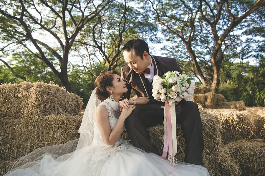 Fotógrafo de bodas Suriyathepjuti Tinanop (suriyathepjuti). Foto del 14 de abril 2018