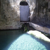 Porta per i bottini di Siena. di 