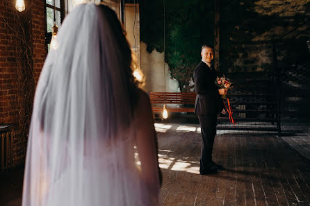 Fotógrafo de casamento Viktor Savelev (savelyev). Foto de 6 de julho 2020