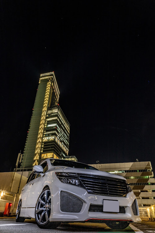 エルグランドのぼっちYOASOBI・あべのハルカス・天王寺MIO駐車場に関するカスタム事例の投稿画像3枚目