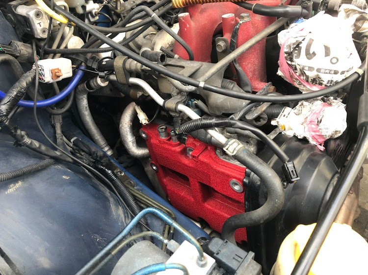 インプレッサ WRX STIの結晶塗装・赤ヘッド・フェラーリもどき・結晶塗装は静かになる・下着のお洒落的な感じ💓に関するカスタム事例の投稿画像3枚目