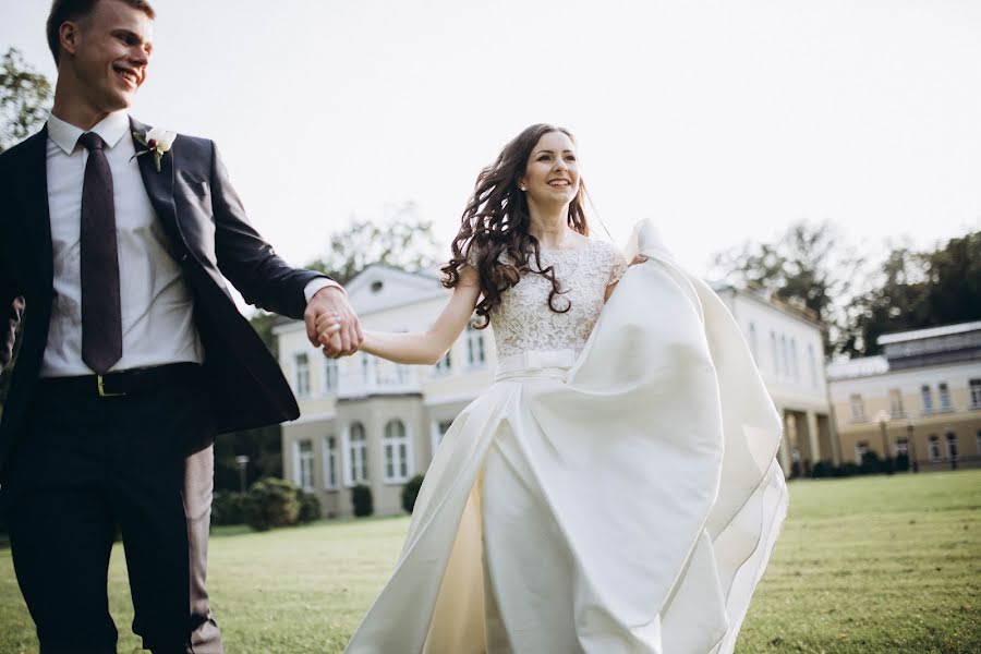 Fotografo di matrimoni Yuliya Normantas (julianormantas). Foto del 15 febbraio 2018