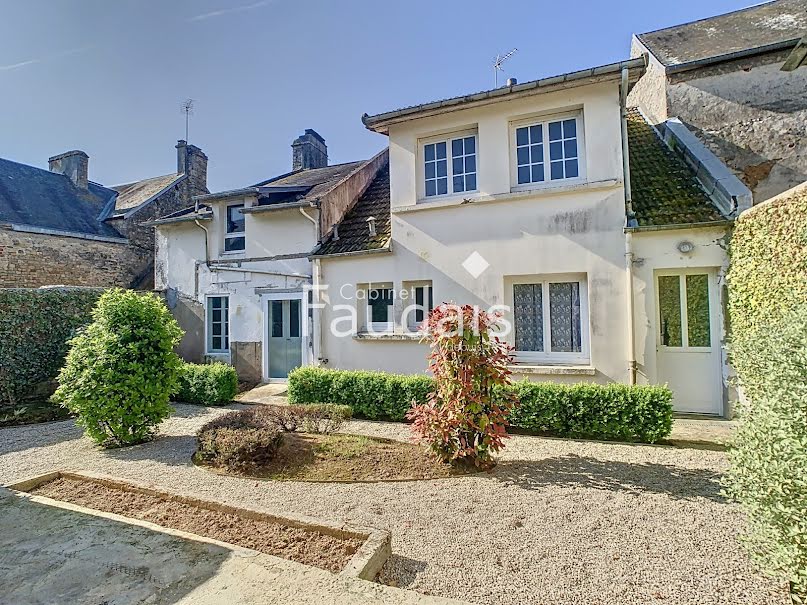 Vente maison 6 pièces 142 m² à Isigny-sur-Mer (14230), 134 000 €