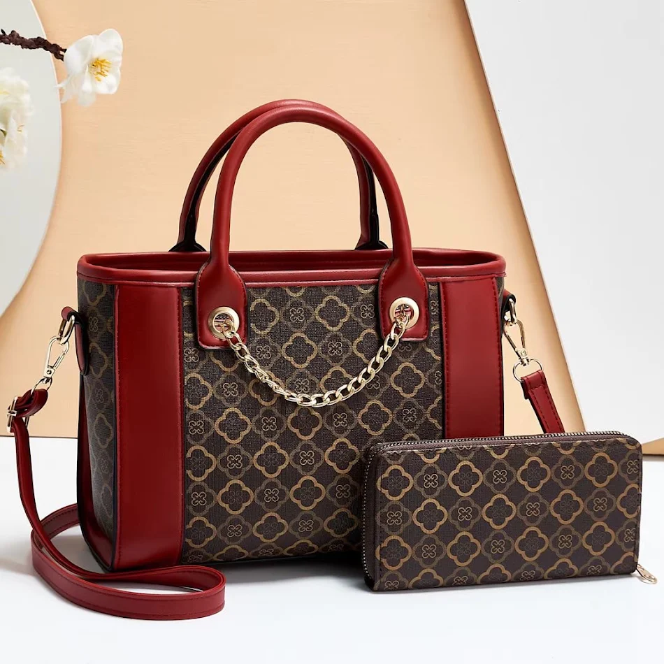 Grote bedrukte luiertas, schoudertas en crossbody. Veel capaciteit, ideaal voor moeders onderweg met hun baby.