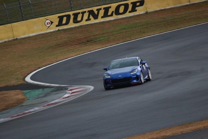 BRZの走行会写真・富士スピードウェイに関するカスタム事例の投稿画像2枚目