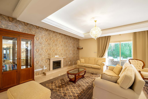 House with pool and garden 5