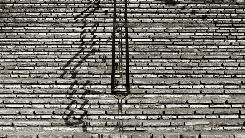 l'escalier, sa rambarde et son ombre... 20110324_03_escalier_1_DSC0290