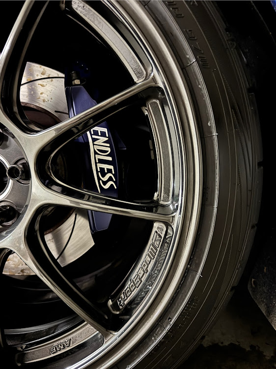 インプレッサ WRX STIのGDBインプレッサ・GDB Mスポーツエアロ・GDBワイドボディ・ウェッズスポーツTC105X・エンドレスMONO6スポーツTAに関するカスタム事例の投稿画像4枚目