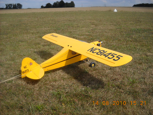 *** Piper Cub J3 de Graupner *** DSCN2979