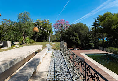 Maison avec piscine et jardin 4