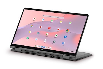 キーボードを下向きに折りたたんでタブレット モードにした Chromebook。