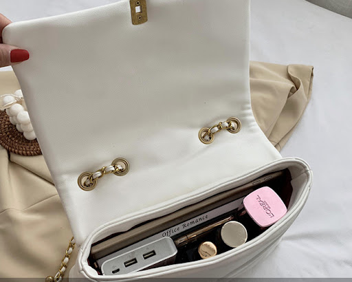 Title 7, Shoulder bag messenger bag. Carry your essentia...