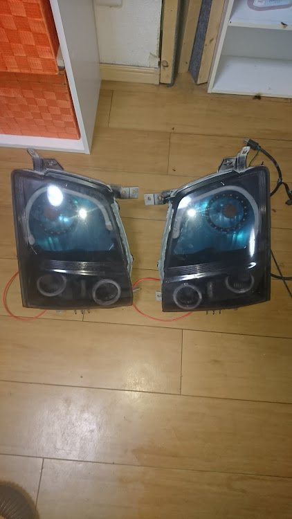 ワゴンRのDIY・ヘッドライトスモークフィルム貼りに関するカスタム事例の投稿画像1枚目