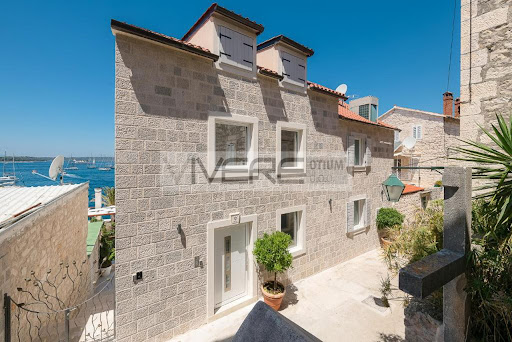 Villa with terrace 1