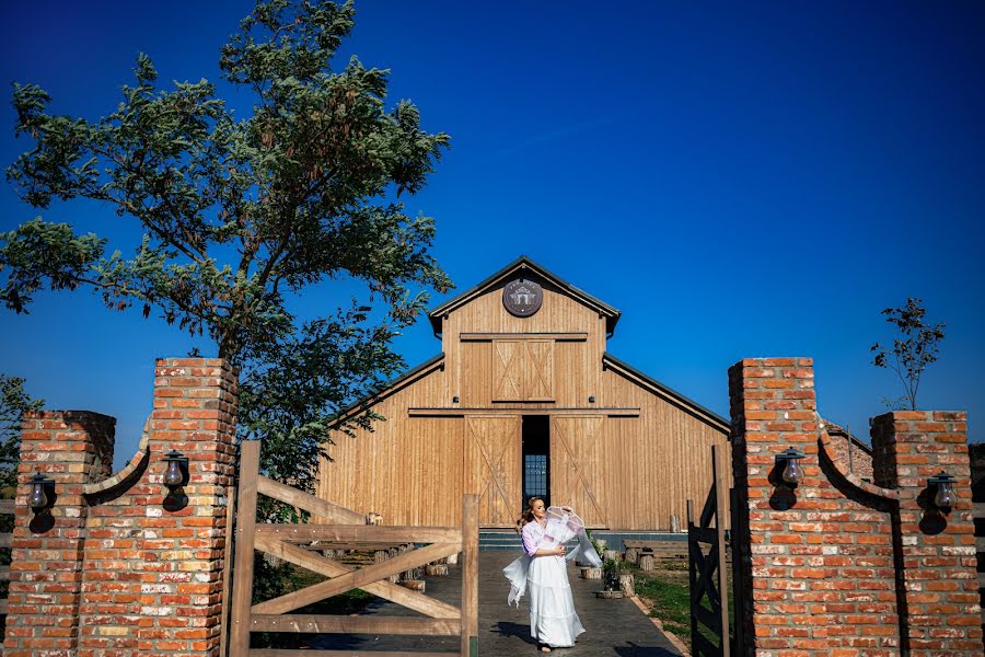 Fotógrafo de casamento Poptelecan Ionut (poptelecanionut). Foto de 6 de novembro 2023