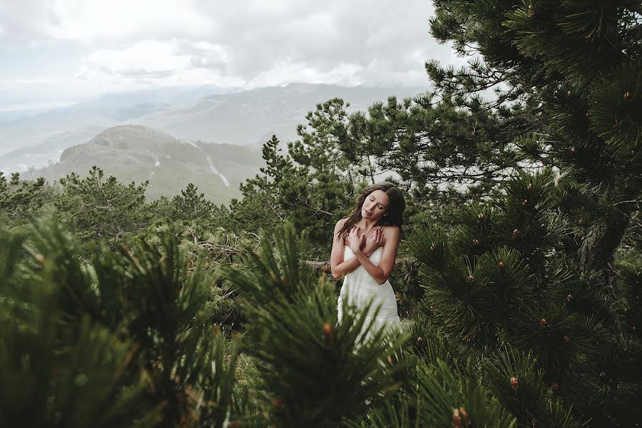 Wedding photographer Ekaterina Zatonskaya (zatonskaya). Photo of 12 April 2023