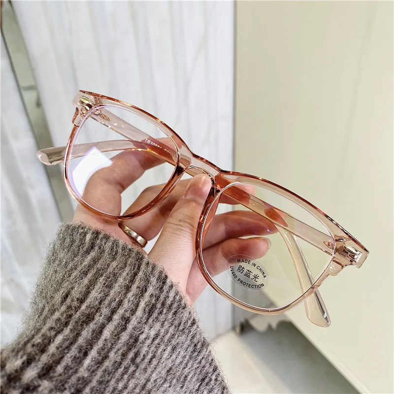 Red de remaches retro para hombre y mujer estilo caja grande y delgada. Consigue el mismo look moderno y a la moda, sin sacrificar comodidad y estilo.