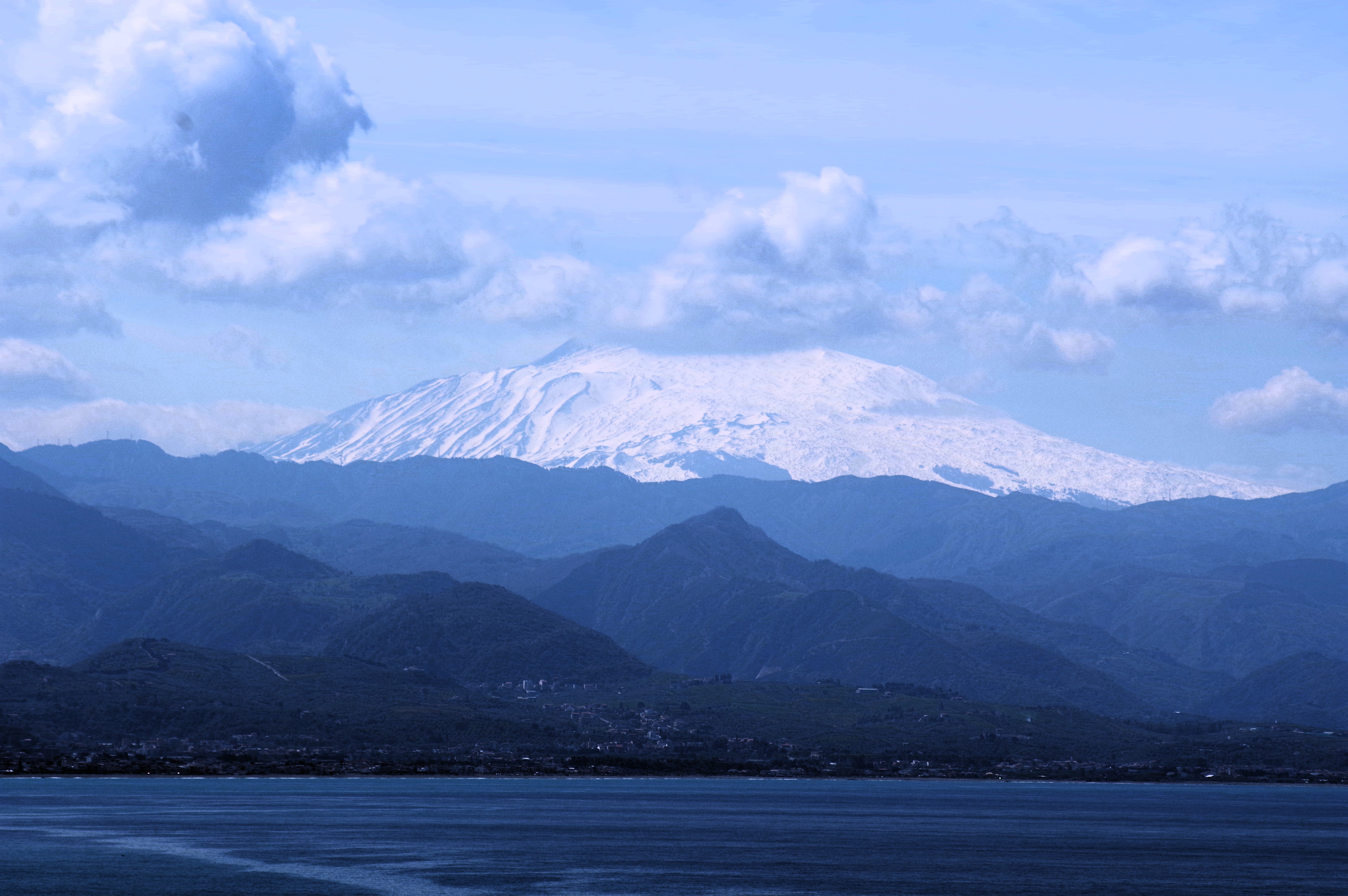 Tra mare terra e cielo....le tre gradazioni di azzurro di GV