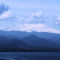 Tra mare terra e cielo....le tre gradazioni di azzurro di 